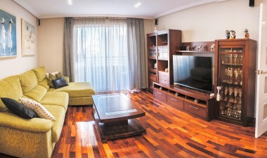 Apartment / flat - Resale - Torrevieja - Centro