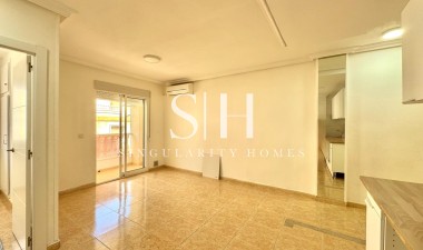 Apartment / flat - Resale - Torrevieja - Centro