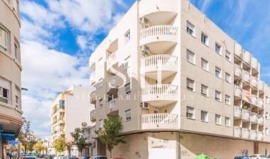 Apartment / flat - Resale - Torrevieja - Centro