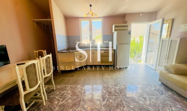 Apartment / flat - Resale - Torrevieja - CORTES VALENCIANAS