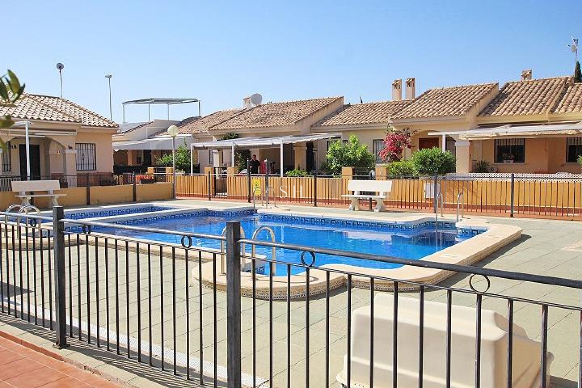 Återförsäljning - Bungalow - Guardamar del Segura - 03140