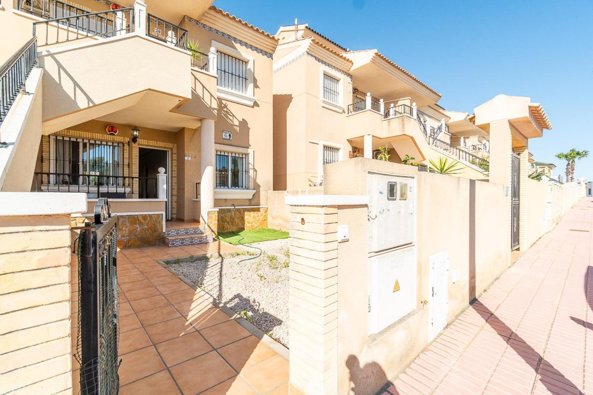 Återförsäljning - Bungalow - Orihuela Costa - Los Almendros-La Florida