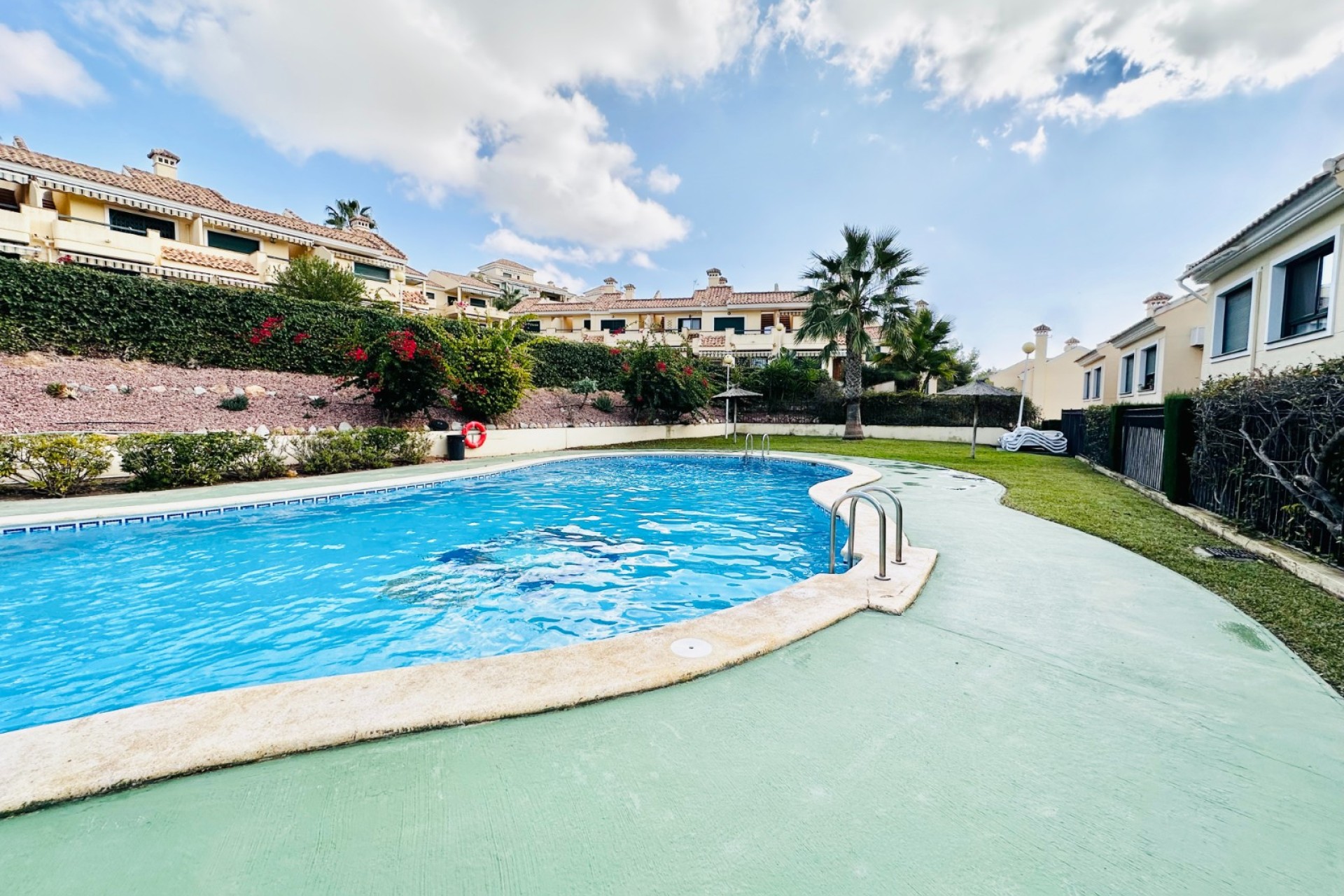 Återförsäljning - Bungalow - Orihuela Costa - Villamartín