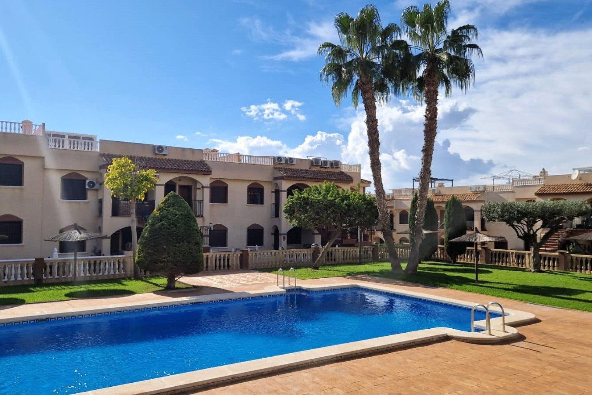 Återförsäljning - Bungalow - Torrevieja - Aguas nuevas 1