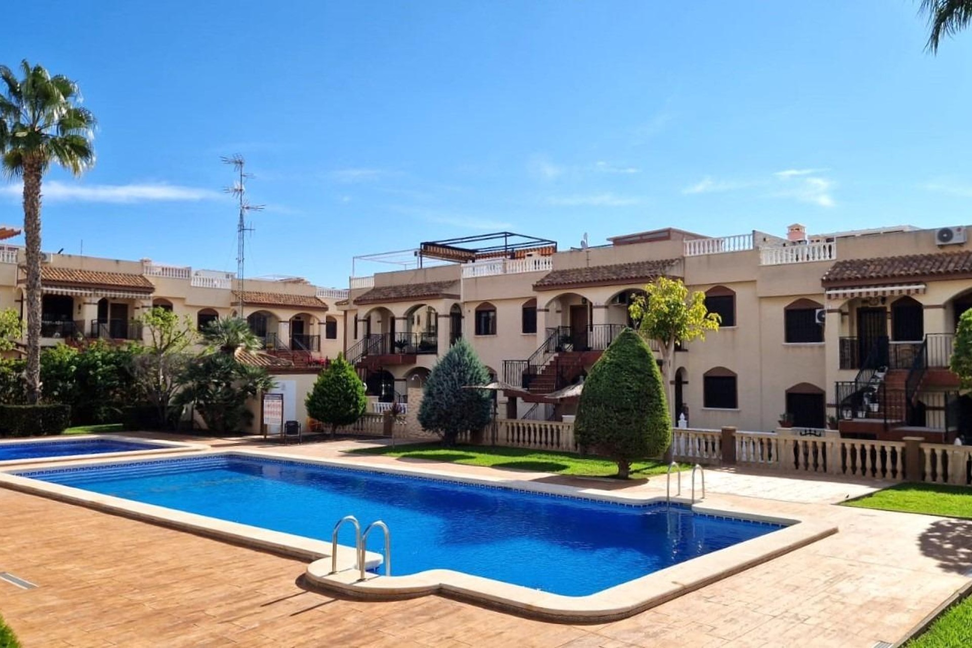 Återförsäljning - Bungalow - Torrevieja - Aguas nuevas 1