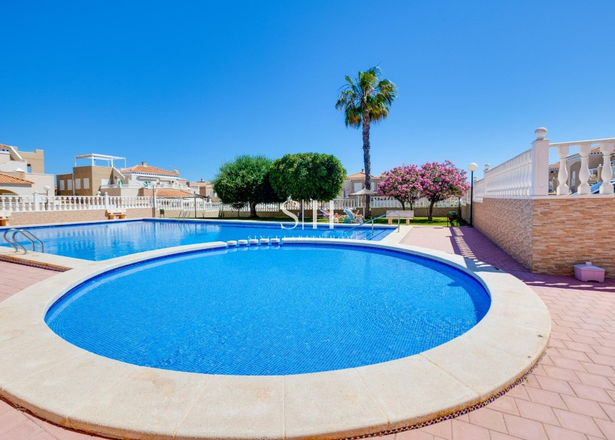 Återförsäljning - Bungalow - Torrevieja - Aguas nuevas 1
