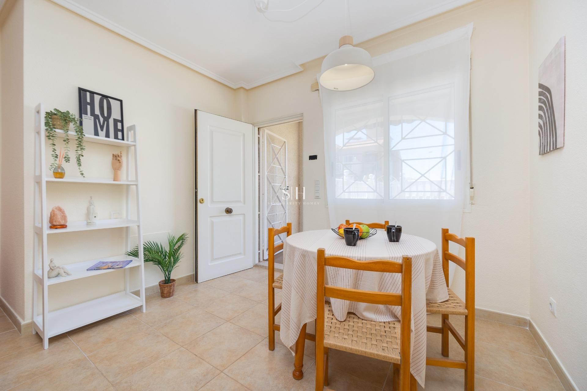 Återförsäljning - Bungalow - Torrevieja - Aguas nuevas 1
