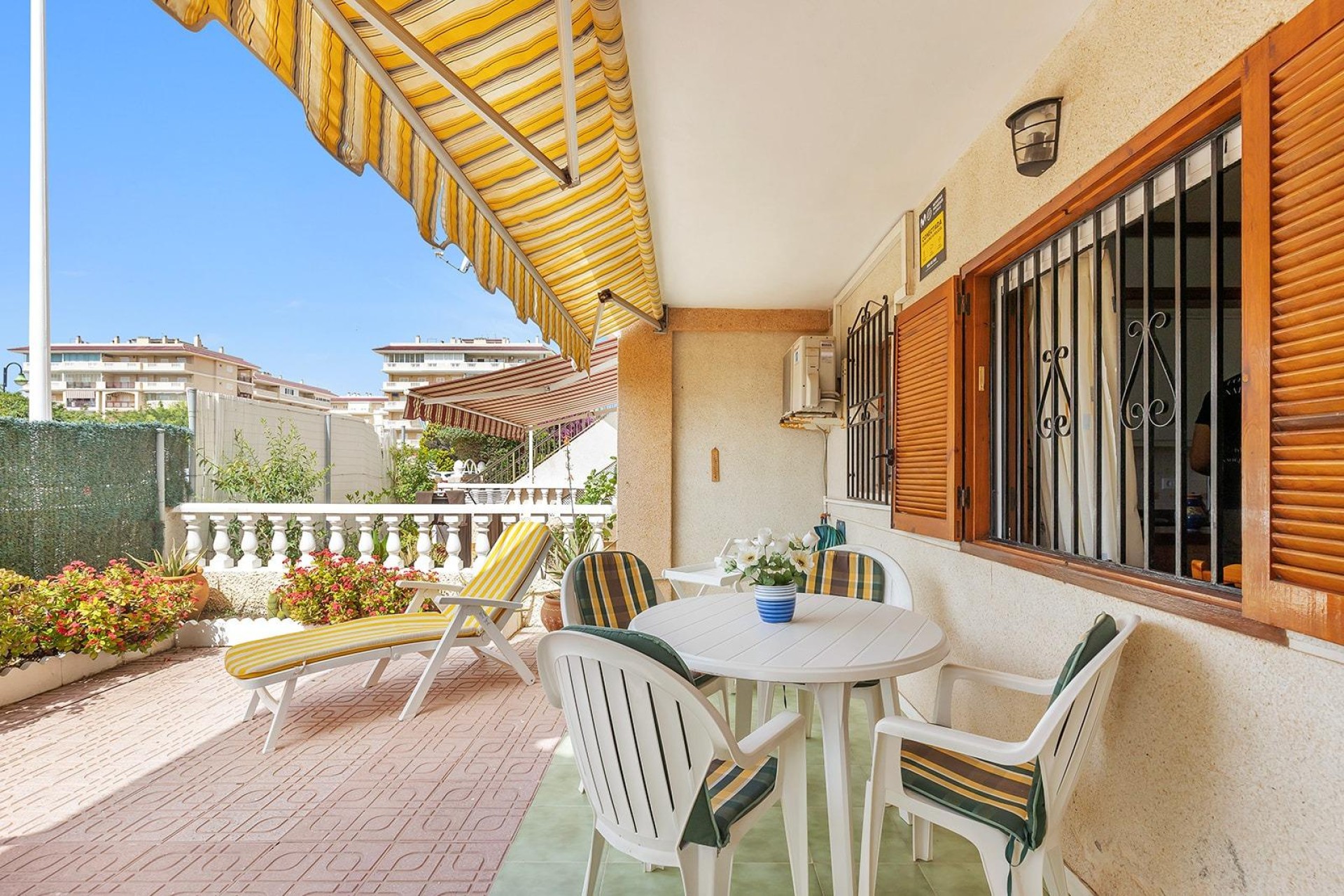 Återförsäljning - Bungalow - Torrevieja - La Mata