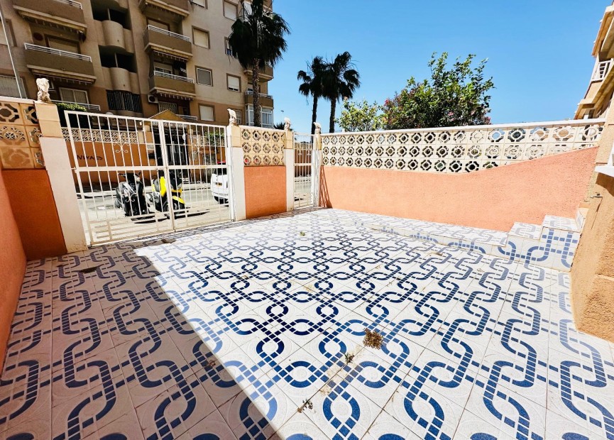 Återförsäljning - Bungalow - Torrevieja - Playa de los Locos