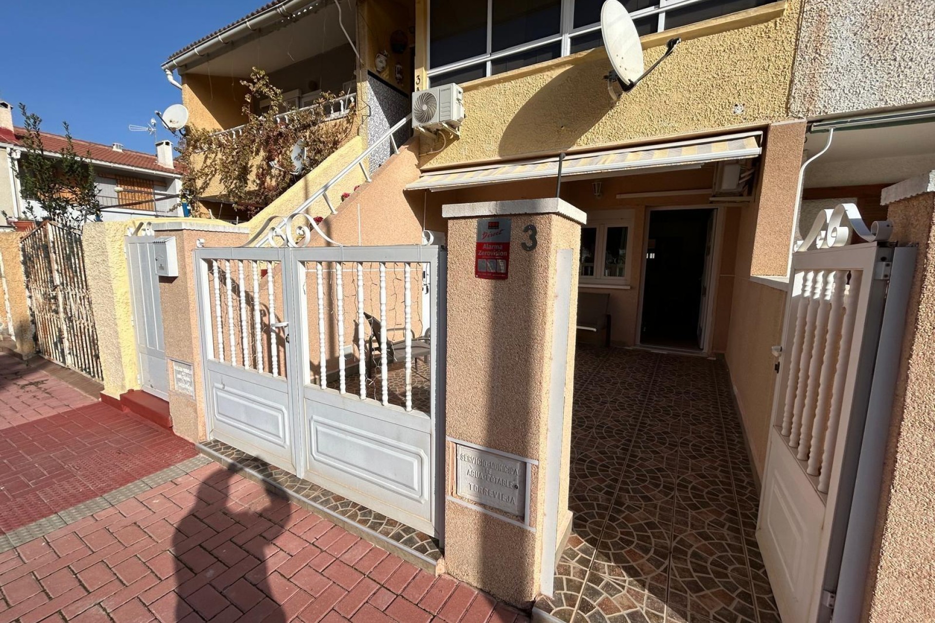 Återförsäljning - Bungalow - Torrevieja - Playa De Los Naufragos