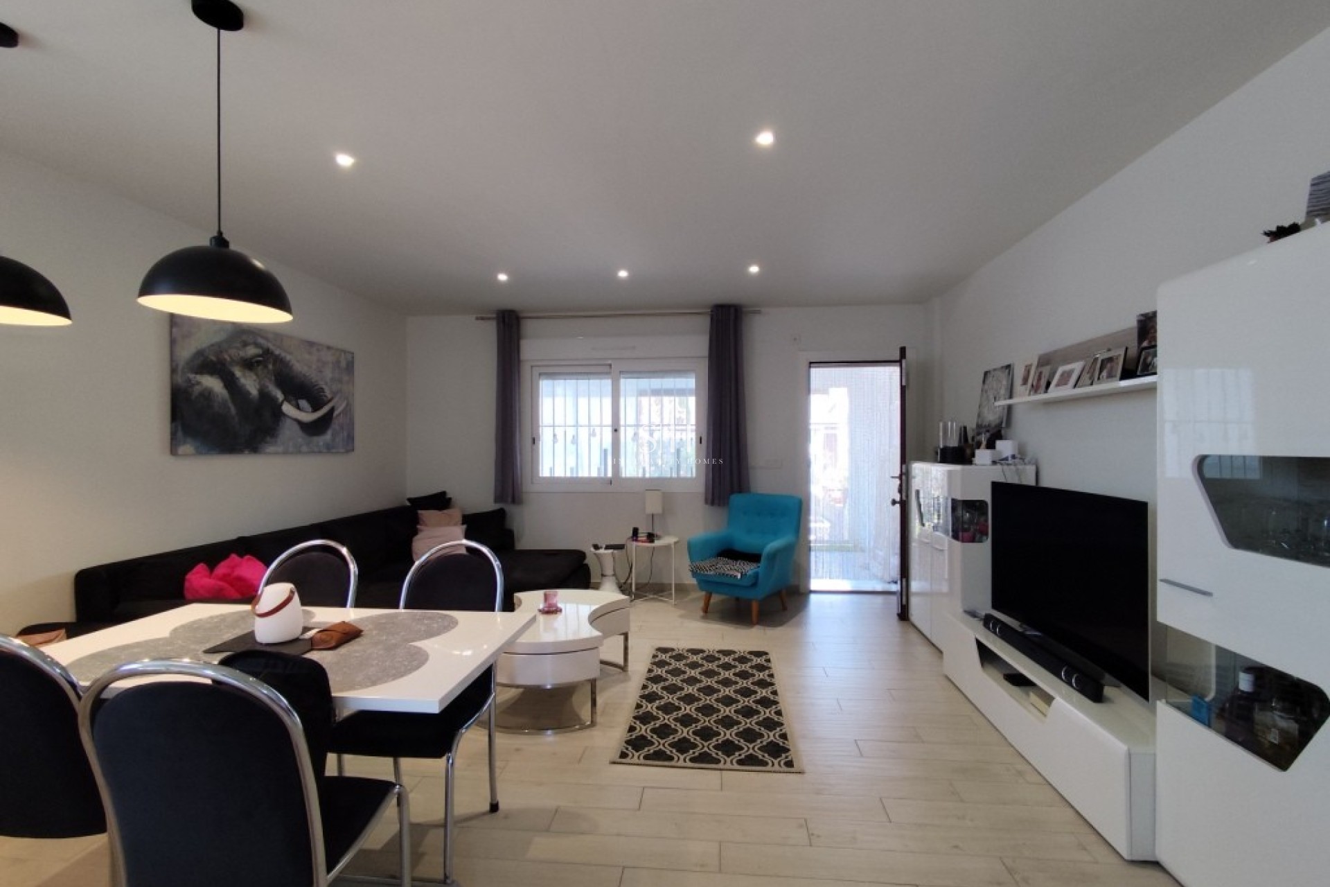 Återförsäljning - Corner townhouse - Torrevieja