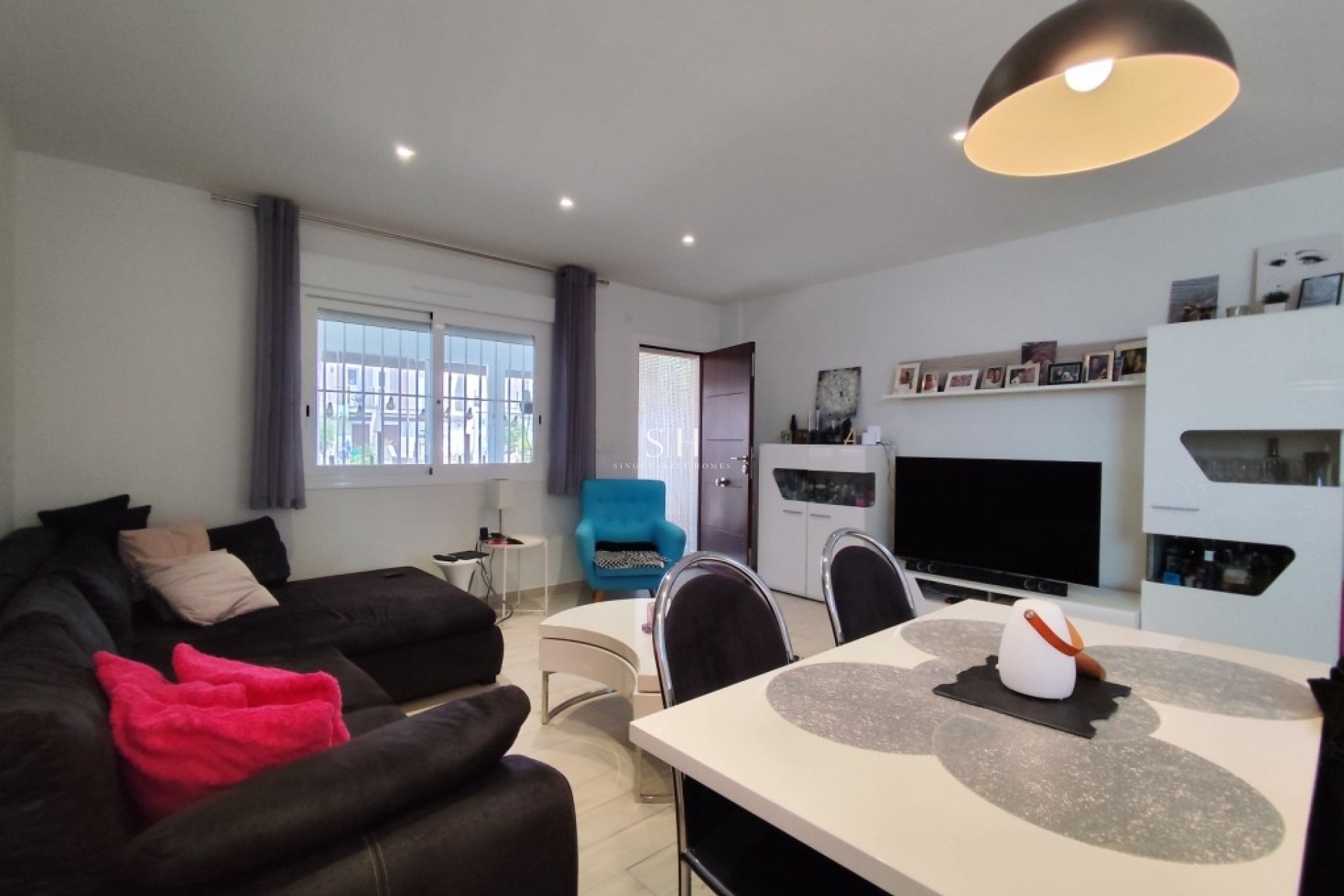 Återförsäljning - Corner townhouse - Torrevieja