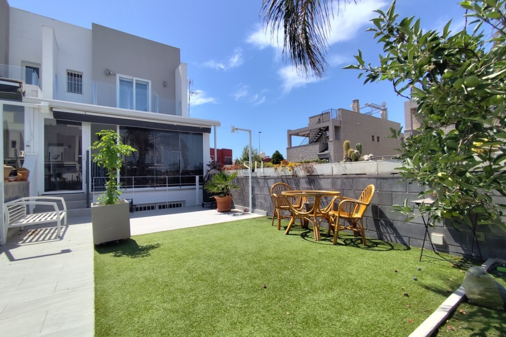 Återförsäljning - Corner townhouse - Torrevieja