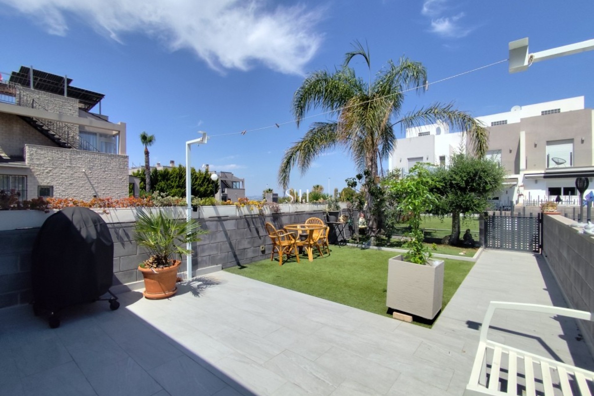 Återförsäljning - Corner townhouse - Torrevieja