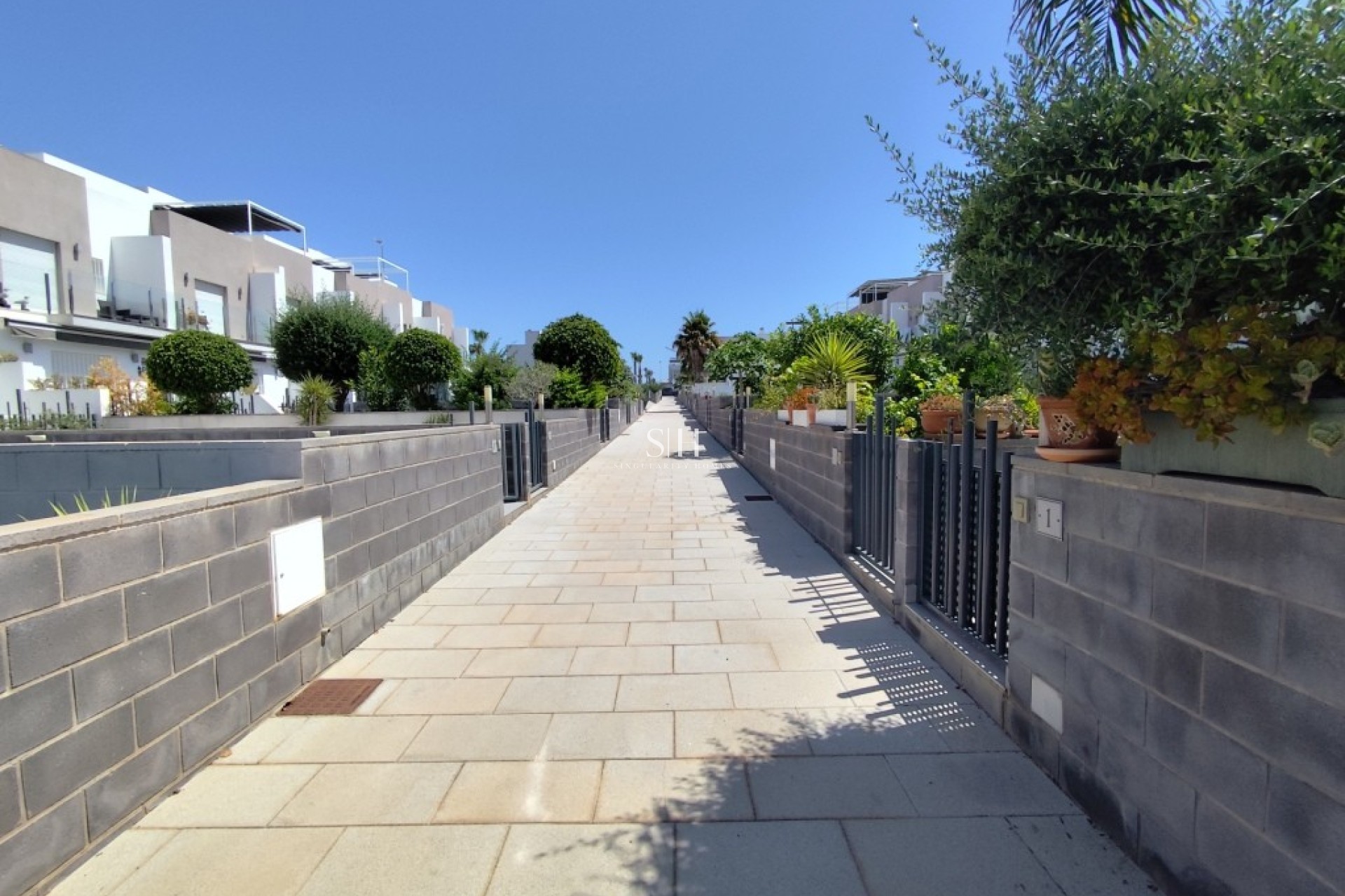 Återförsäljning - Corner townhouse - Torrevieja