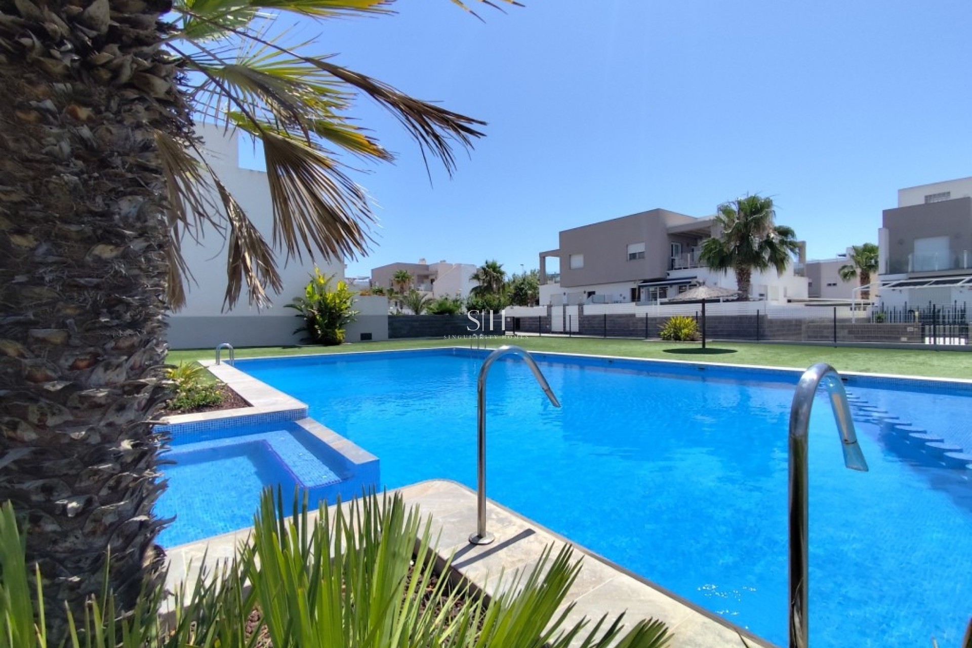 Återförsäljning - Corner townhouse - Torrevieja