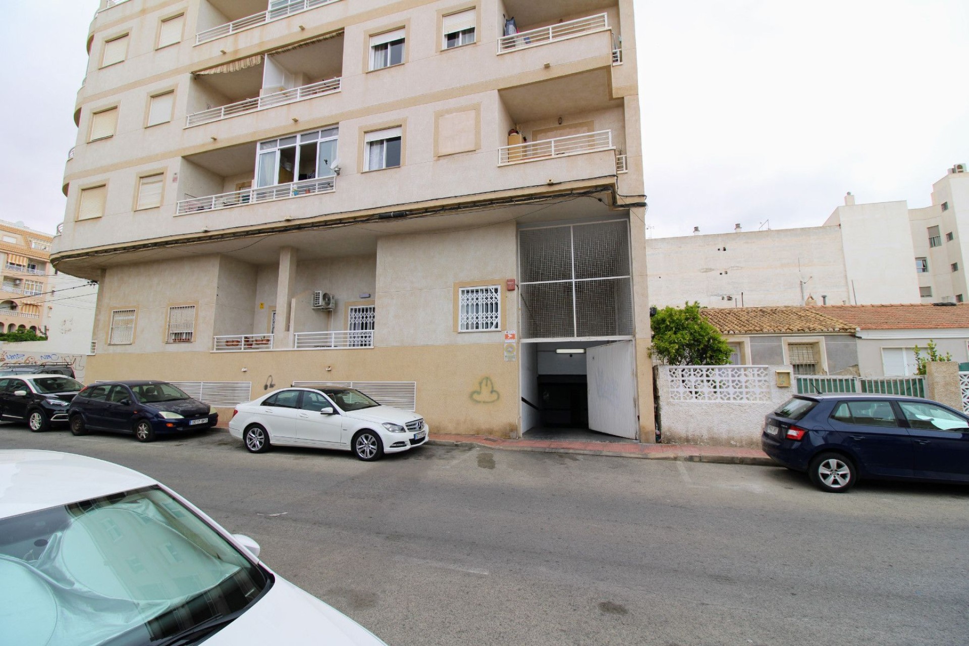 Återförsäljning - Garage - Torrevieja - Centro