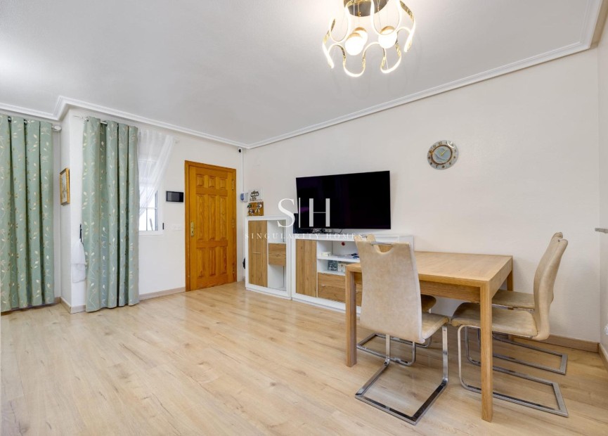 Återförsäljning - Hus - Torrevieja - aguas nuevas