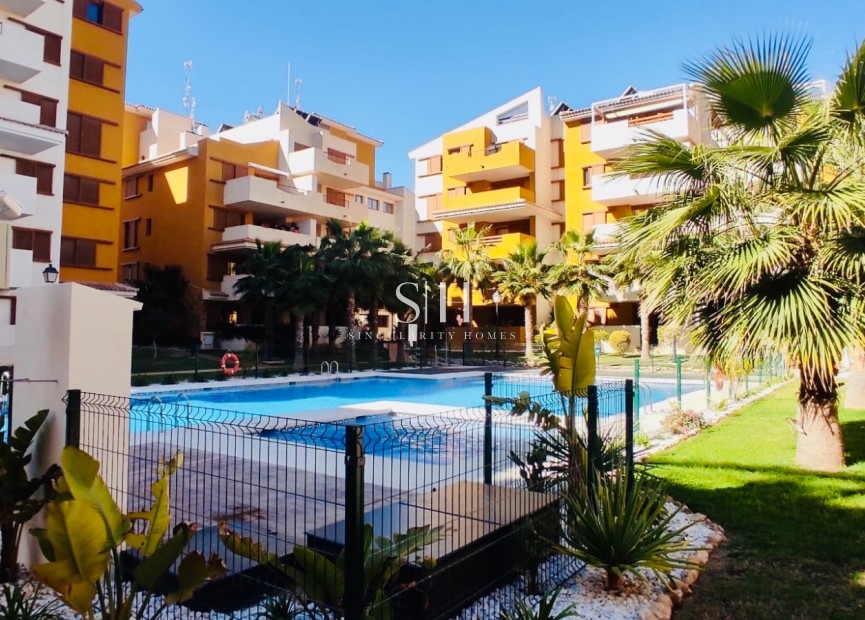 Återförsäljning - Lägenhet / lägenhet - Orihuela Costa - Punta Prima