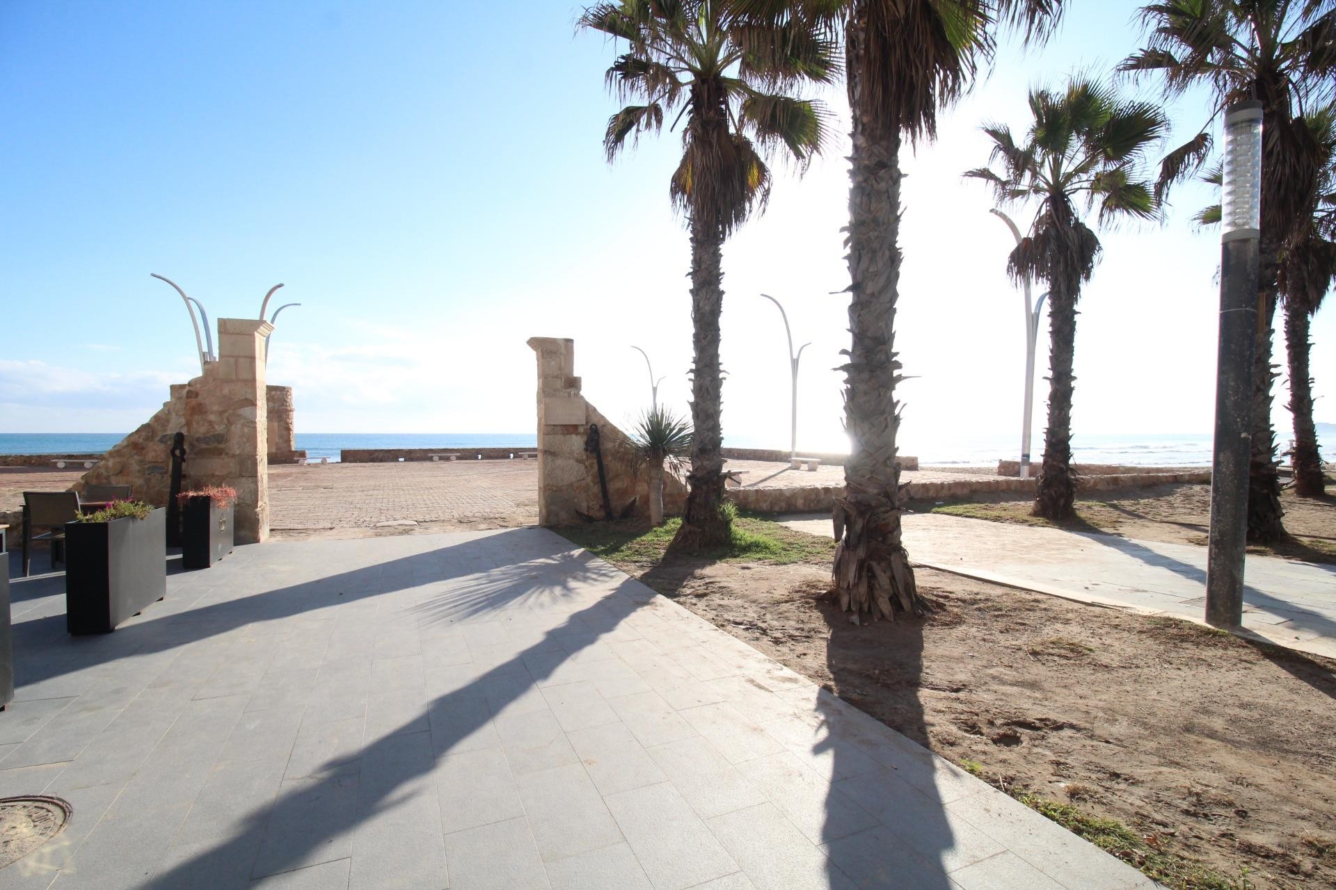 Återförsäljning - Lägenhet / lägenhet - Torrevieja - La Mata