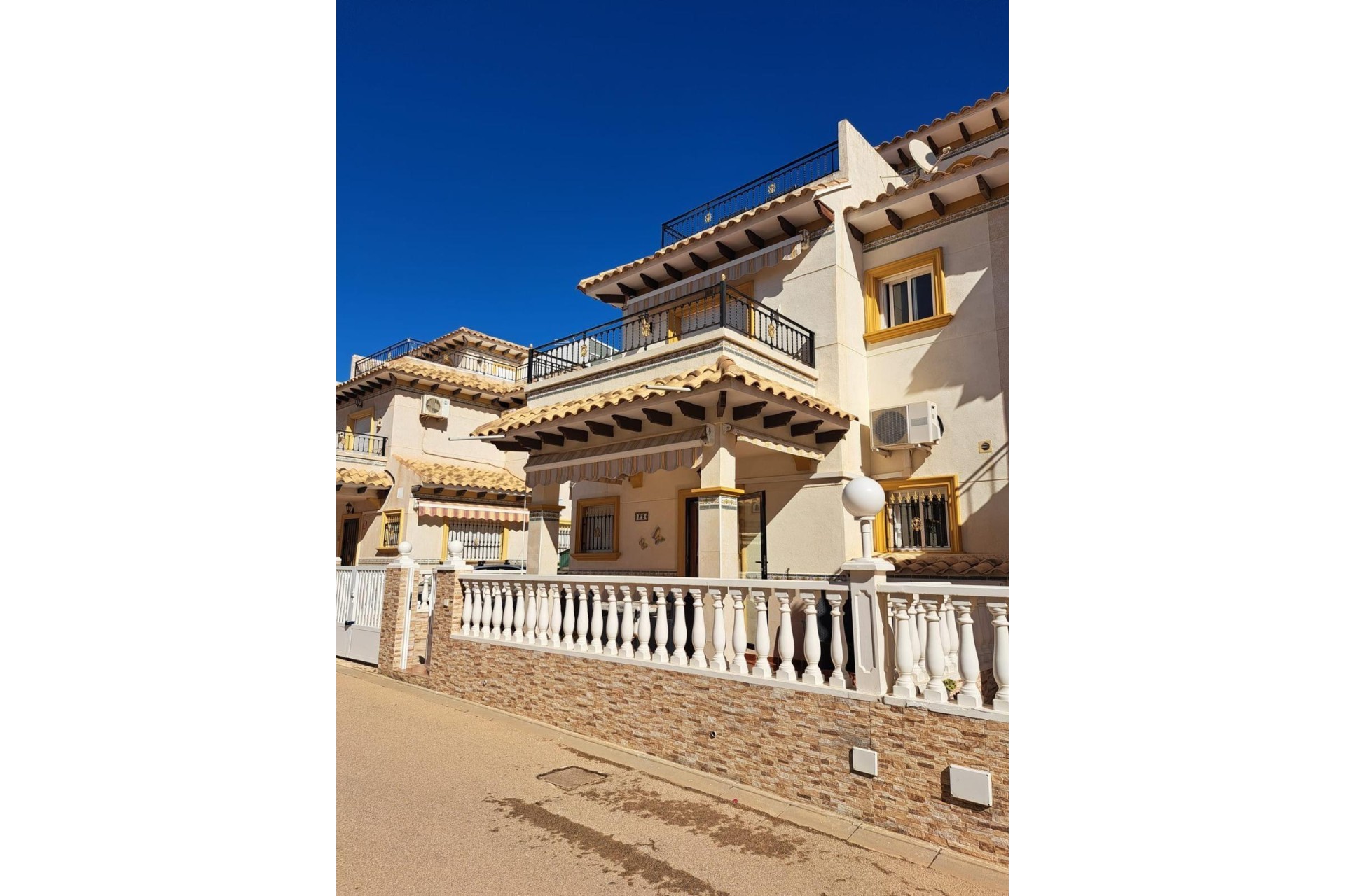 Återförsäljning - Town House - Orihuela Costa - Playa Flamenca