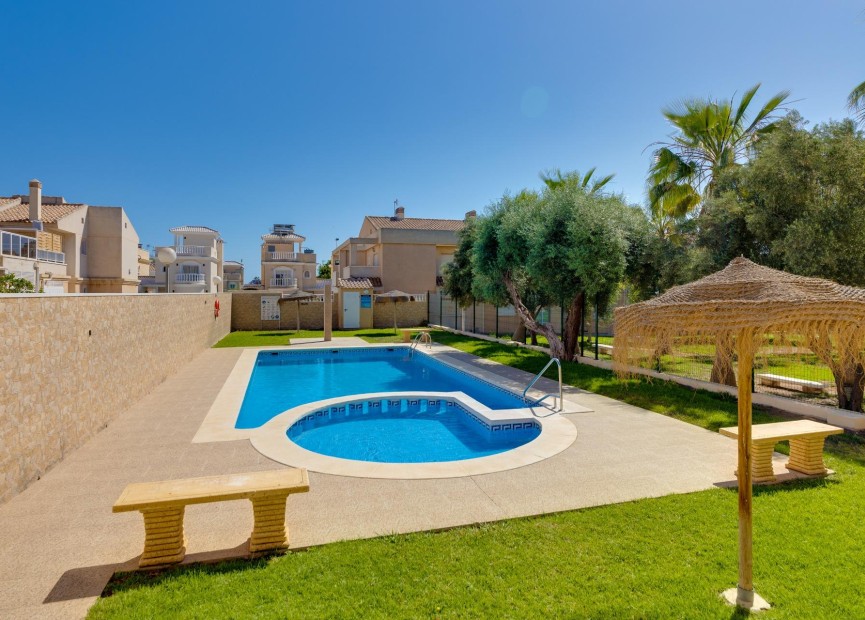 Återförsäljning - Town House - Torrevieja - Aguas Nuevas 2