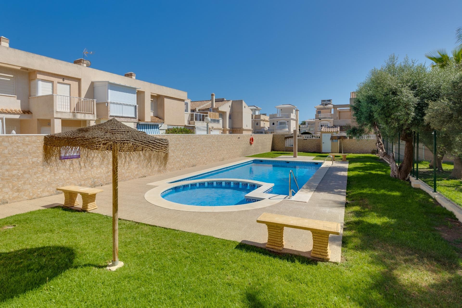 Återförsäljning - Town House - Torrevieja - Aguas Nuevas 2