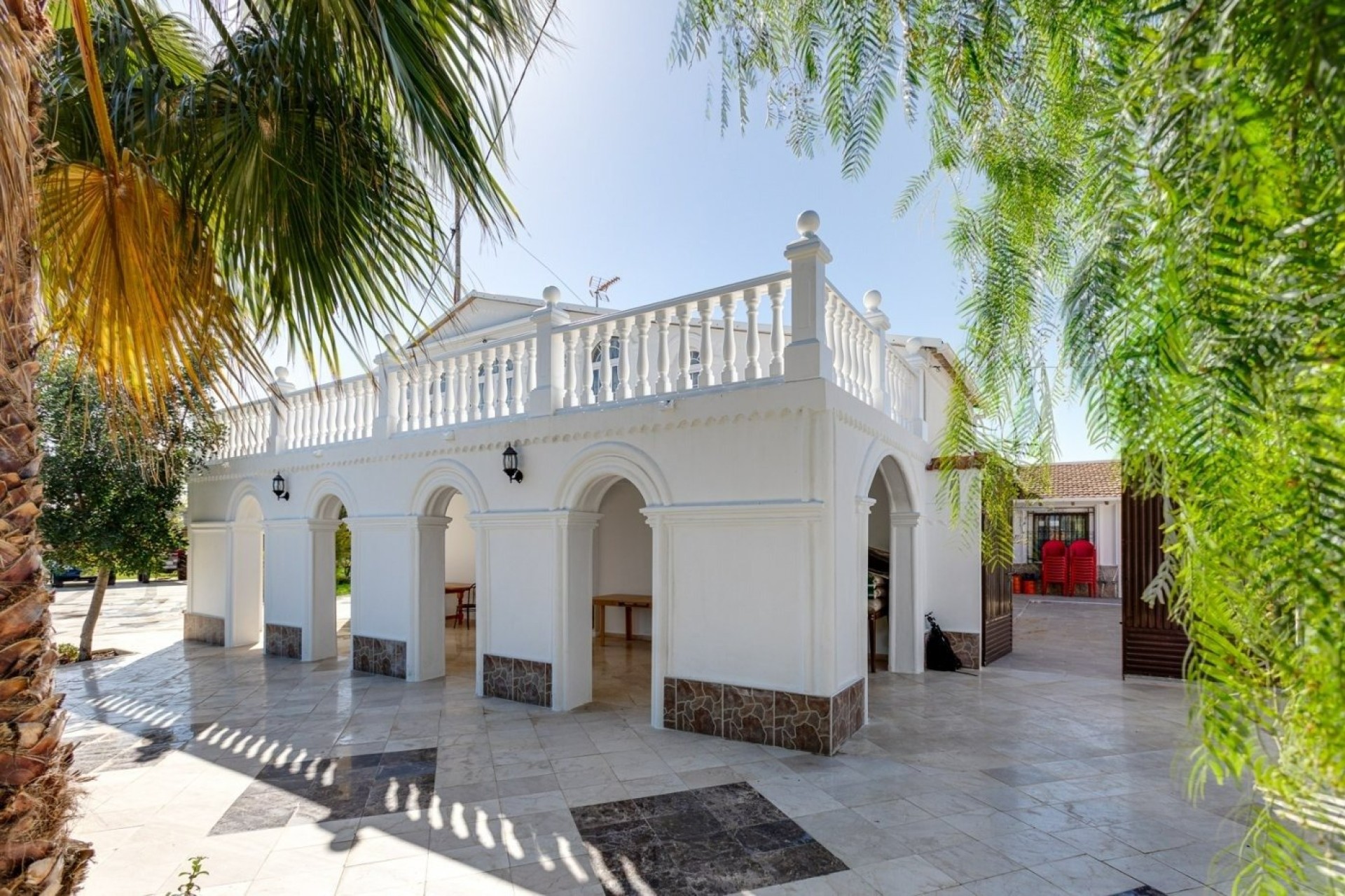 Återförsäljning - Villa - La marina - Alicante