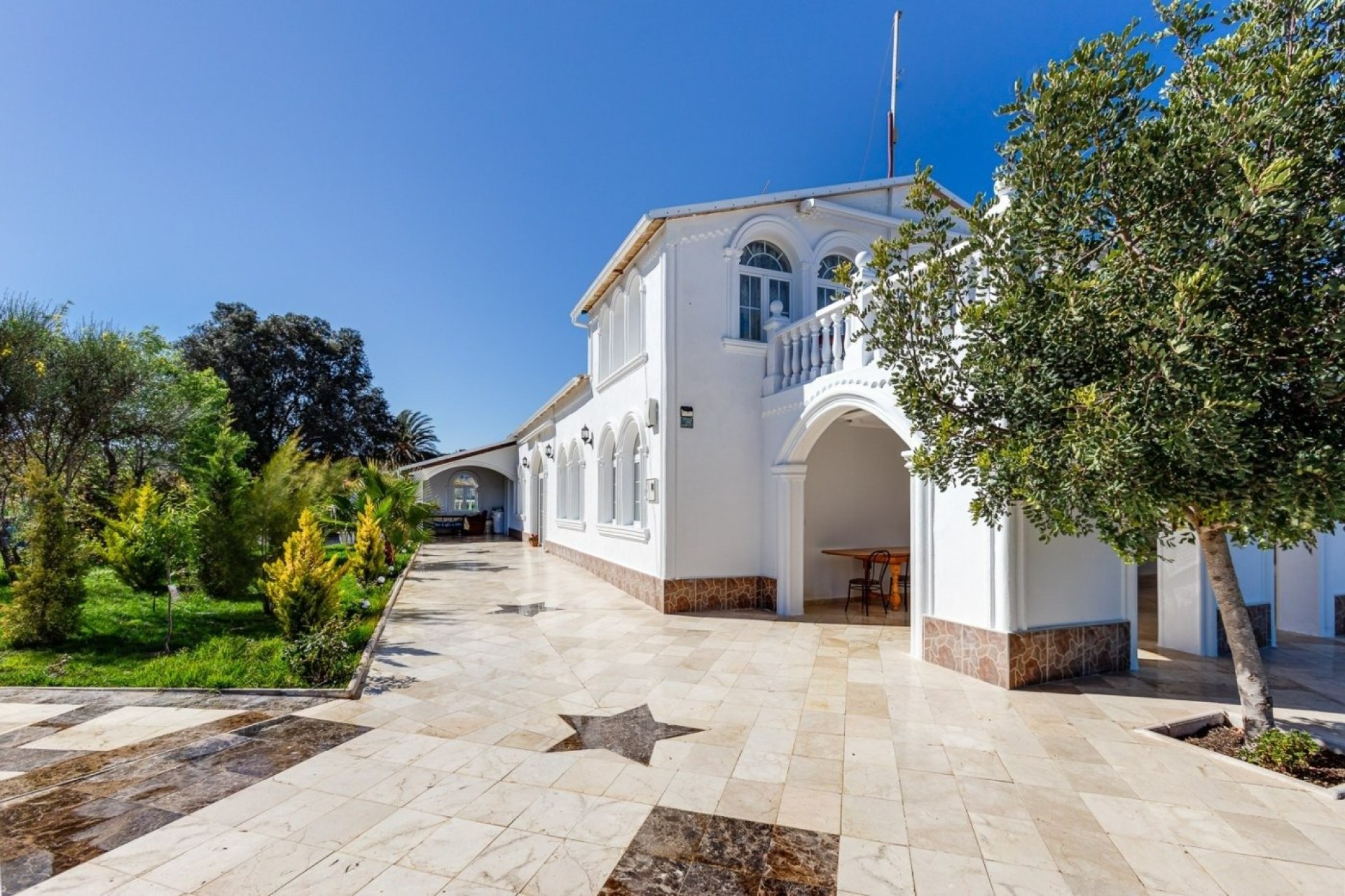 Återförsäljning - Villa - La marina - Alicante