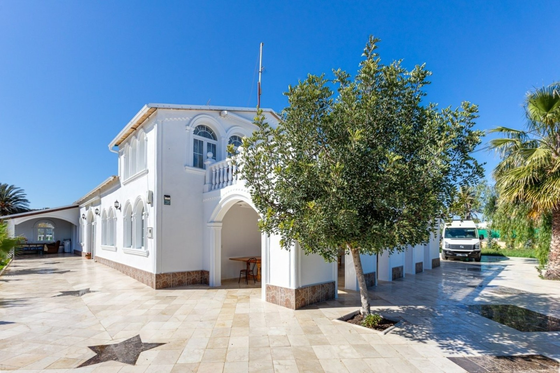 Återförsäljning - Villa - La marina - Alicante