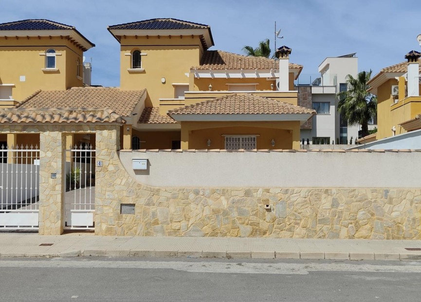 Återförsäljning - Villa - Orihuela Costa - Cabo Roig