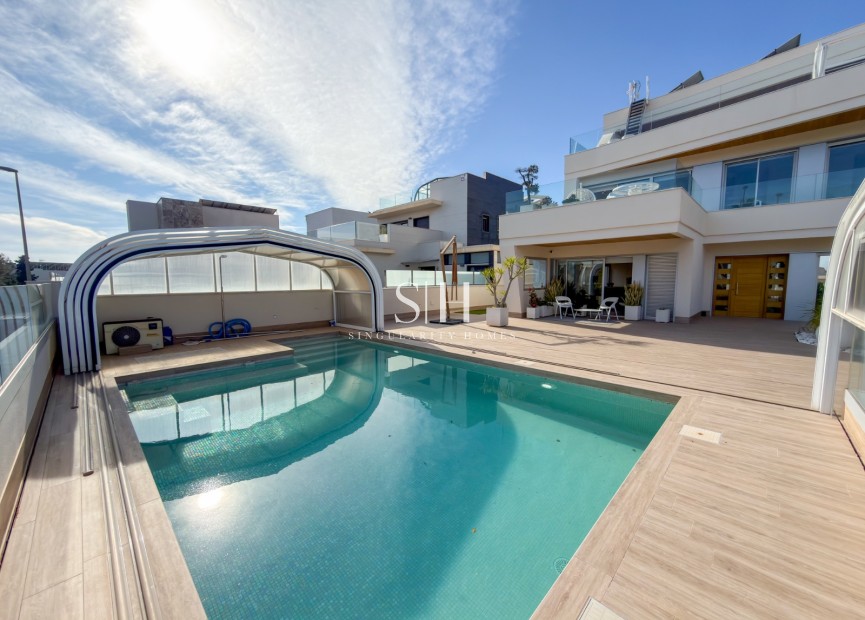 Återförsäljning - Villa - Orihuela Costa - Campoamor