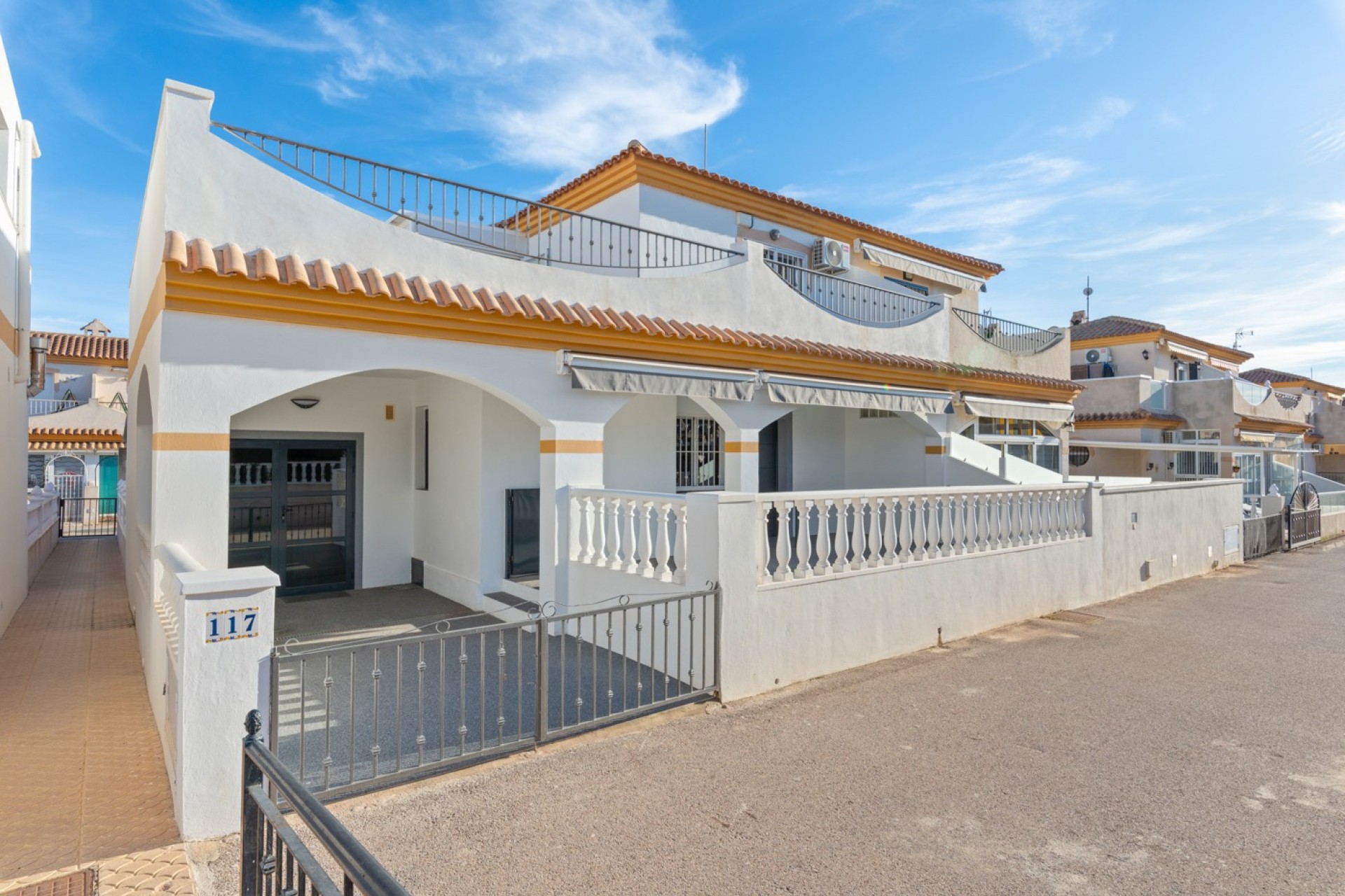 Återförsäljning - Villa - Orihuela Costa - Costa Blanca