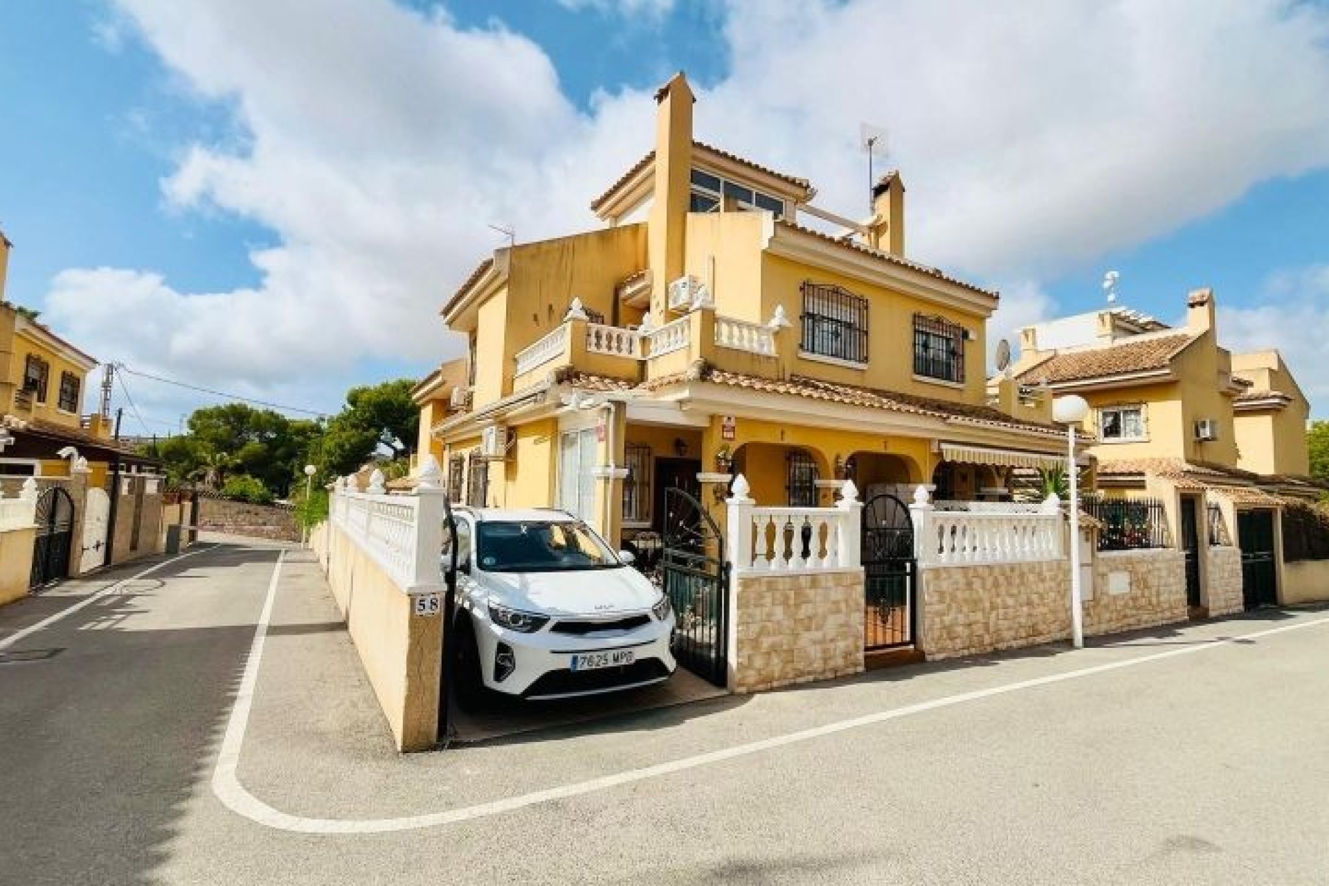 Återförsäljning - Villa - Orihuela Costa - Costa Blanca