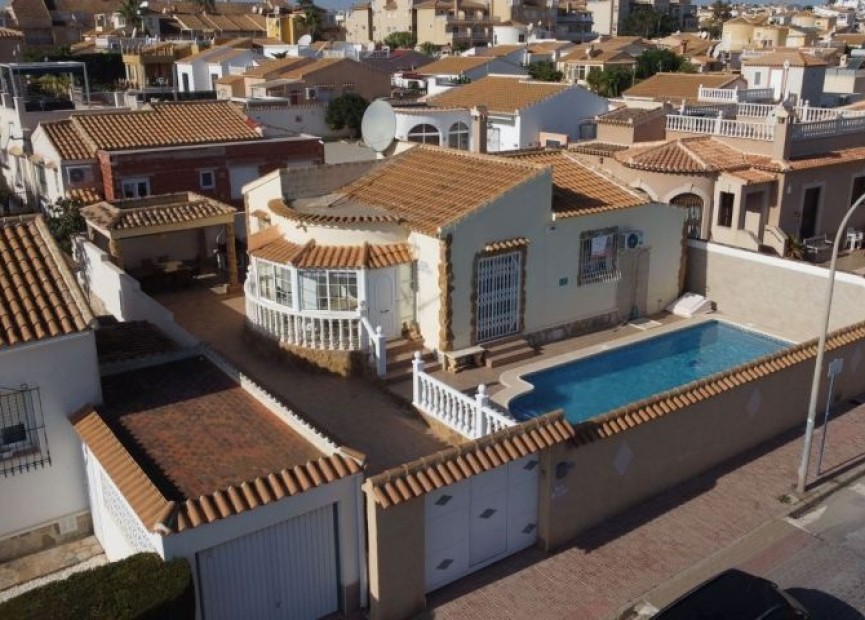 Återförsäljning - Villa - Orihuela Costa - Costa Blanca