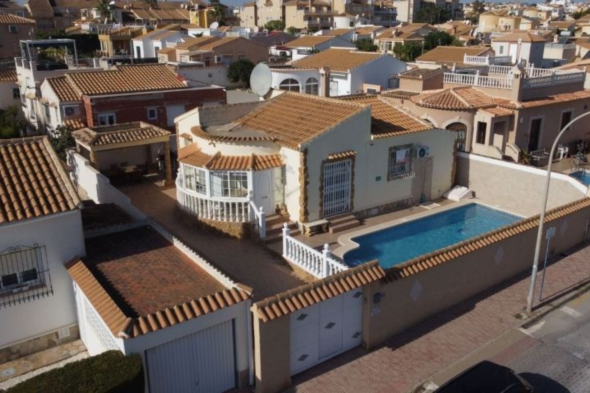 Återförsäljning - Villa - Orihuela Costa - Costa Blanca