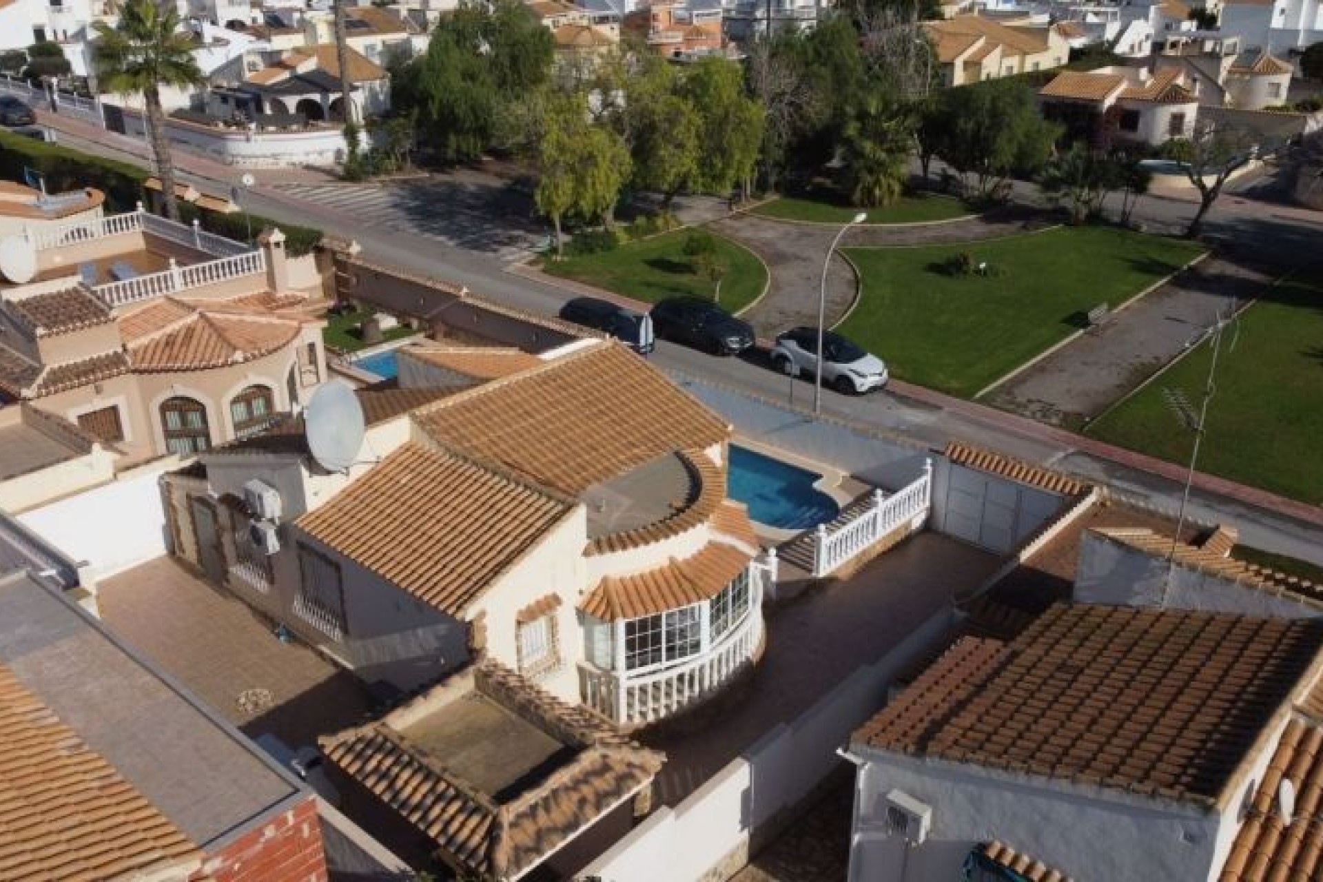 Återförsäljning - Villa - Orihuela Costa - Costa Blanca