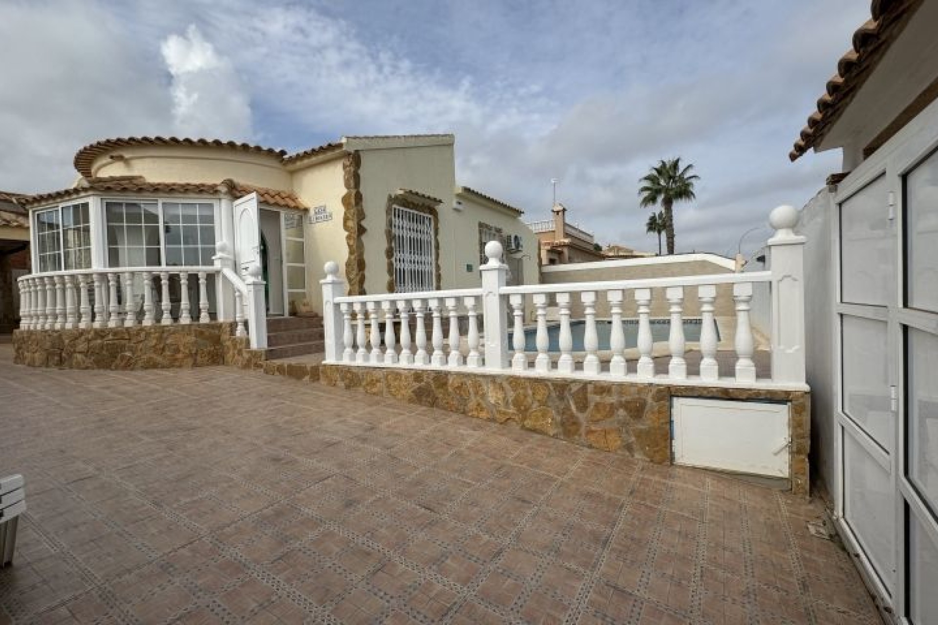 Återförsäljning - Villa - Orihuela Costa - Costa Blanca