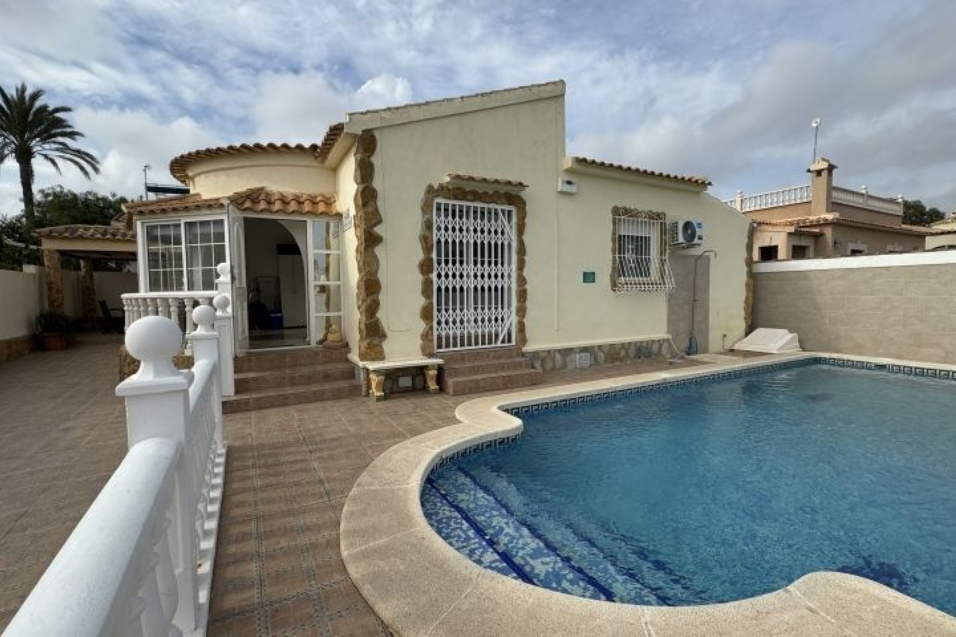 Återförsäljning - Villa - Orihuela Costa - Costa Blanca