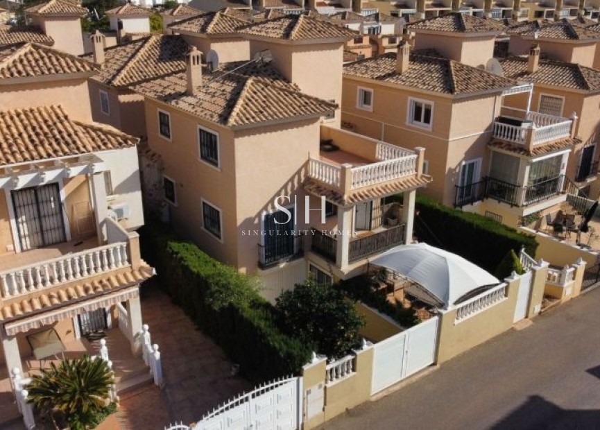 Återförsäljning - Villa - Orihuela Costa - Costa Blanca