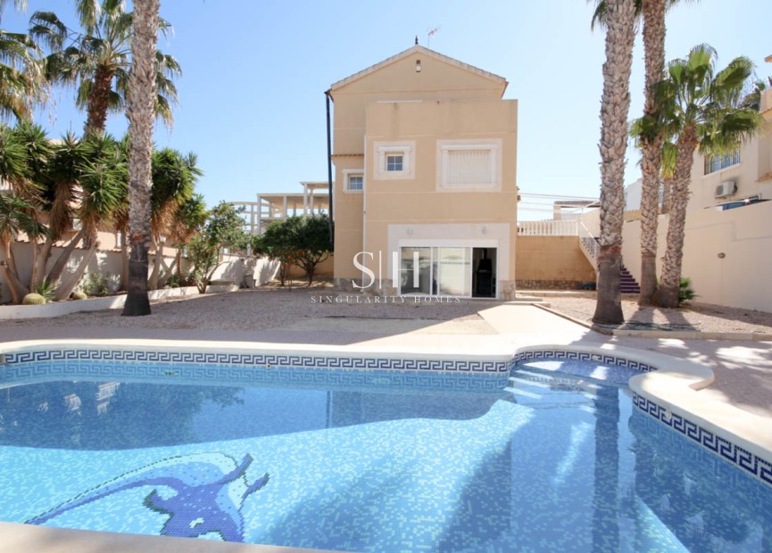 Återförsäljning - Villa - Orihuela Costa - Costa Blanca