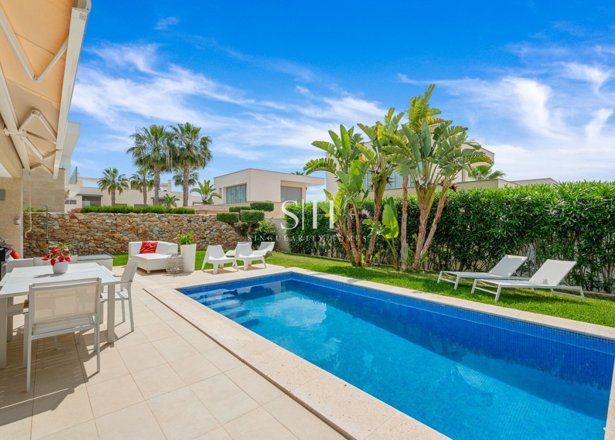 Återförsäljning - Villa - Orihuela Costa - Costa Blanca
