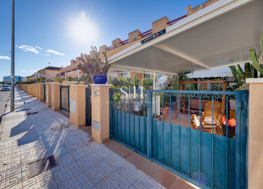 Återförsäljning - Villa - Orihuela Costa - Costa Blanca