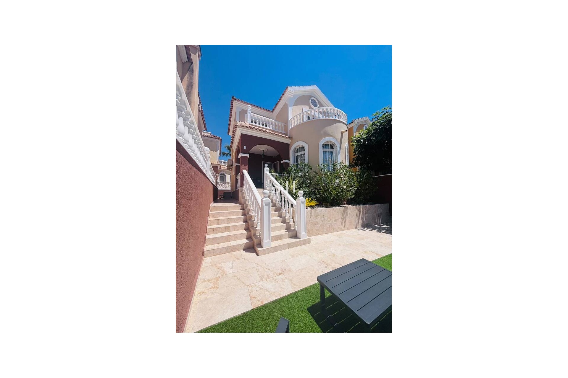 Återförsäljning - Villa - Orihuela Costa - Costa Blanca