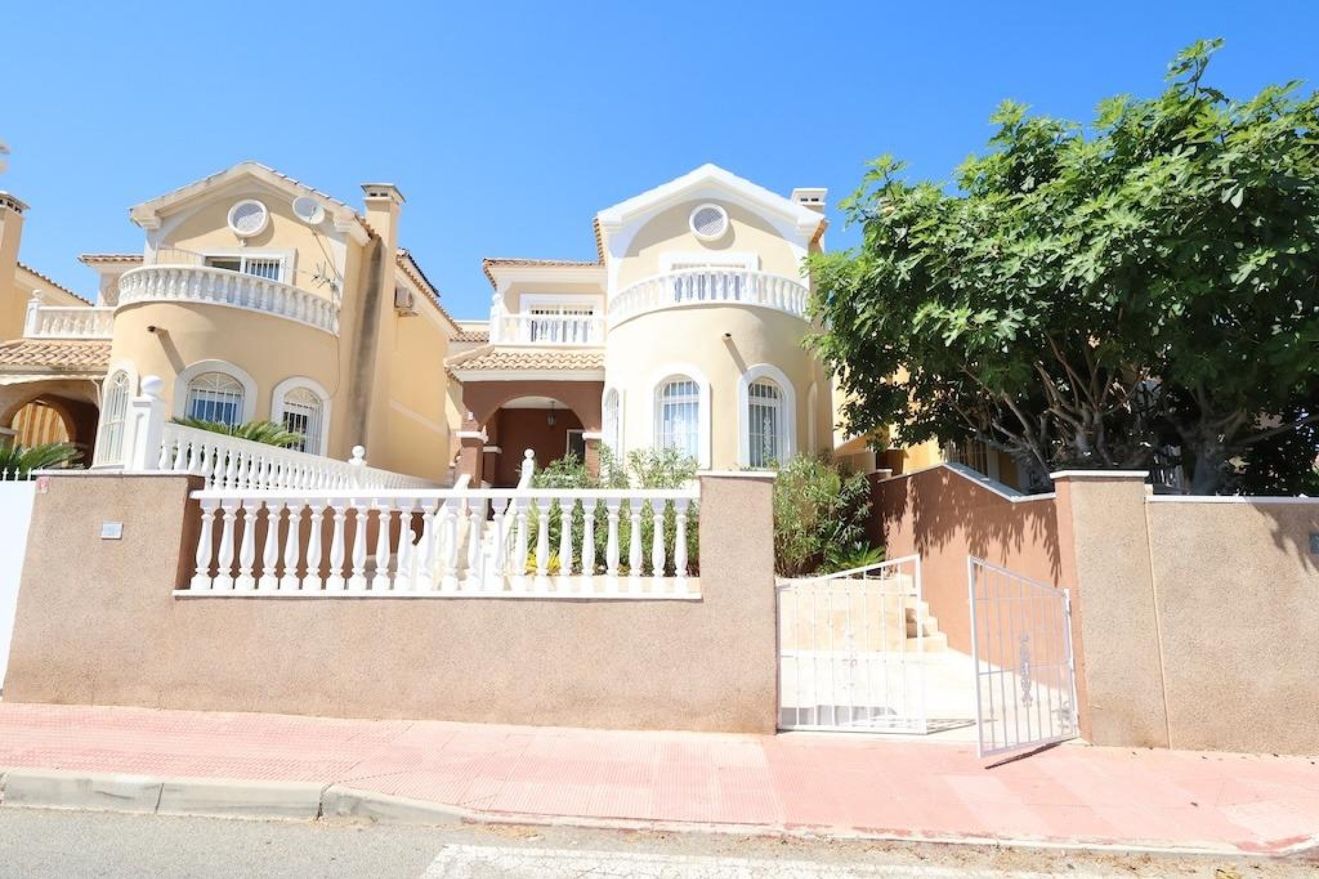 Återförsäljning - Villa - Orihuela Costa - Costa Blanca