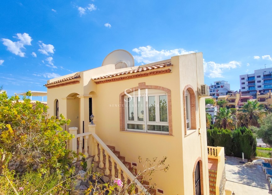 Återförsäljning - Villa - Orihuela Costa - Costa Blanca