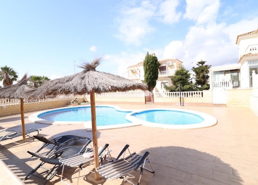 Återförsäljning - Villa - Orihuela Costa - Costa Blanca