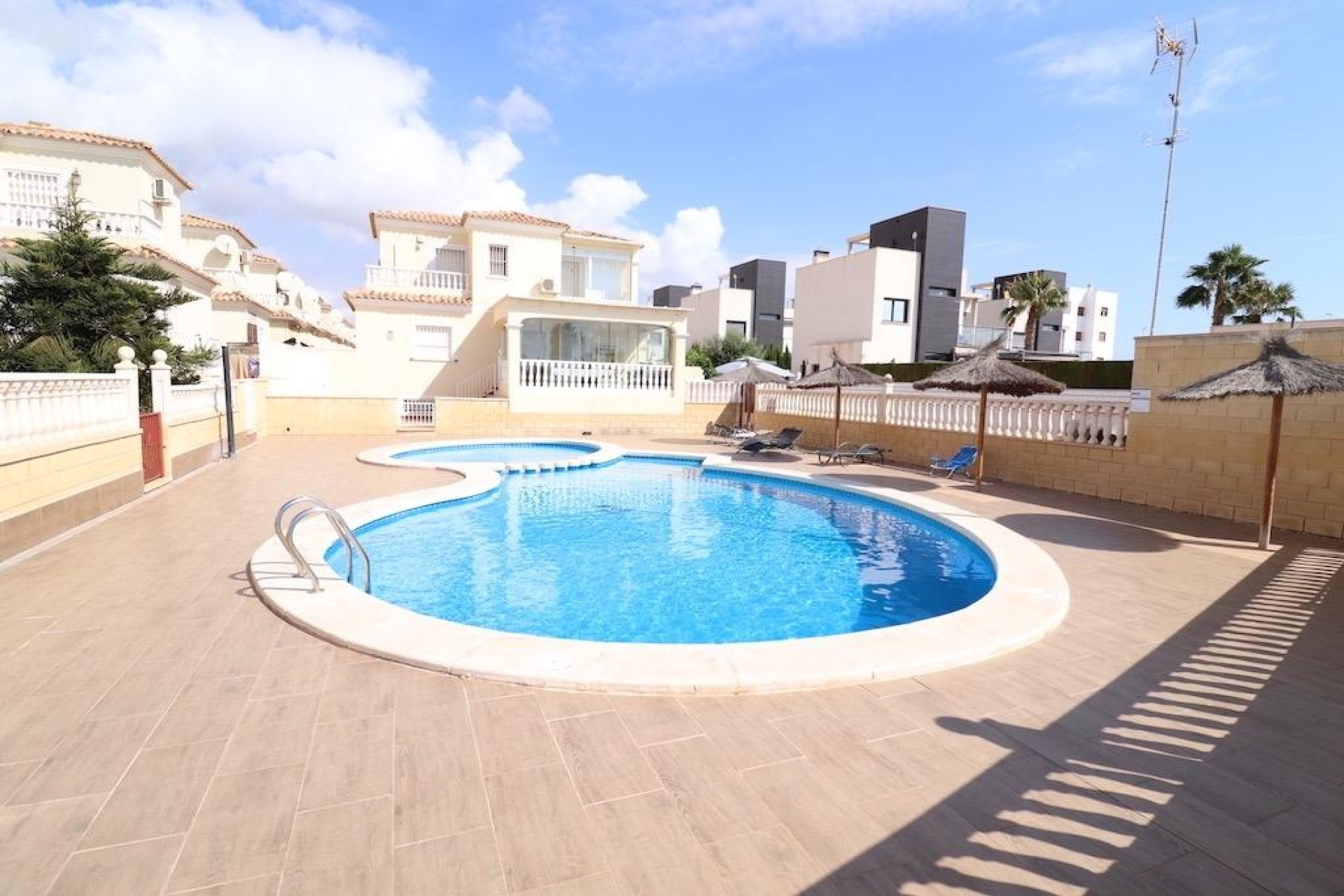 Återförsäljning - Villa - Orihuela Costa - Costa Blanca