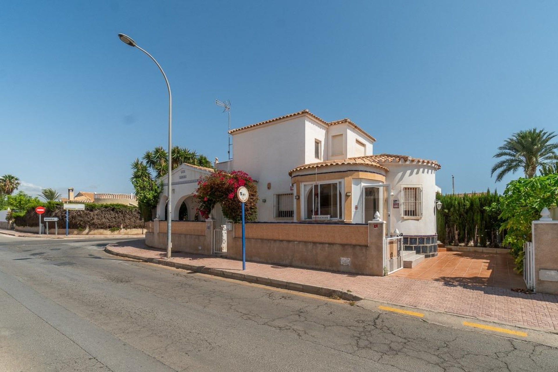 Återförsäljning - Villa - Orihuela Costa - La Florida