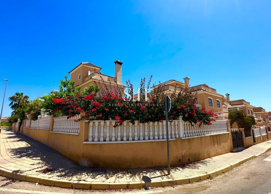 Återförsäljning - Villa - Orihuela Costa - La Regia